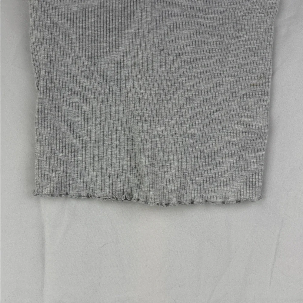 Art Class Light Gray V-Neck Ribbed Tee Girls Size Small 6/6x